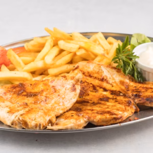 Pileće belo 300gr+pomfrit