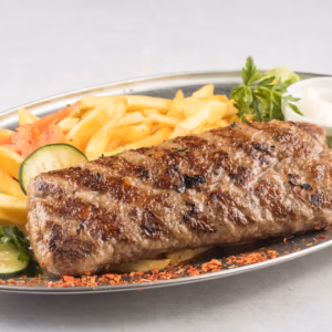 Punjena pljeskavica 300gr+pomfrit